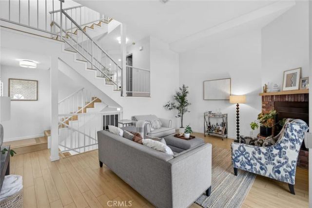 222 S Guadalupe Avenue 1, Redondo Beach, CA 90277