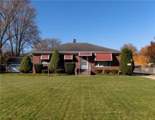 6560 Mackenzie Road, North Olmsted, OH 44070