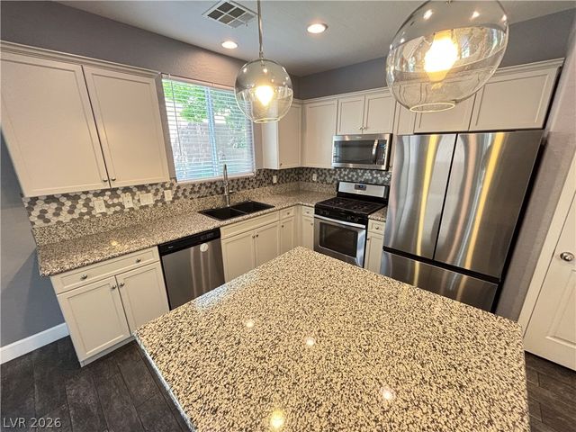 10612 Forum Peak Lane, Las Vegas, NV 89166