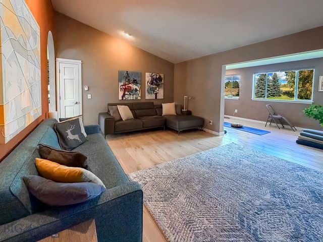 9000 S 19th Avenue, Bozeman, MT 59718