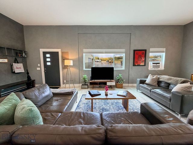 9000 S 19th Avenue, Bozeman, MT 59718