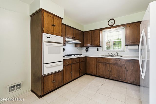 1110 Madison Avenue, Ocean Twp, NJ 07712