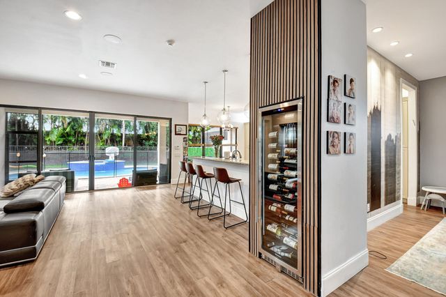 16879 Bridge Crossing Circle, Delray Beach, FL 33446