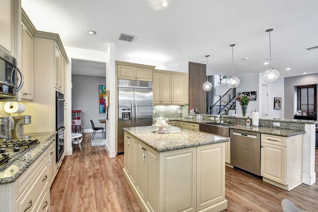 16879 Bridge Crossing Circle, Delray Beach, FL 33446