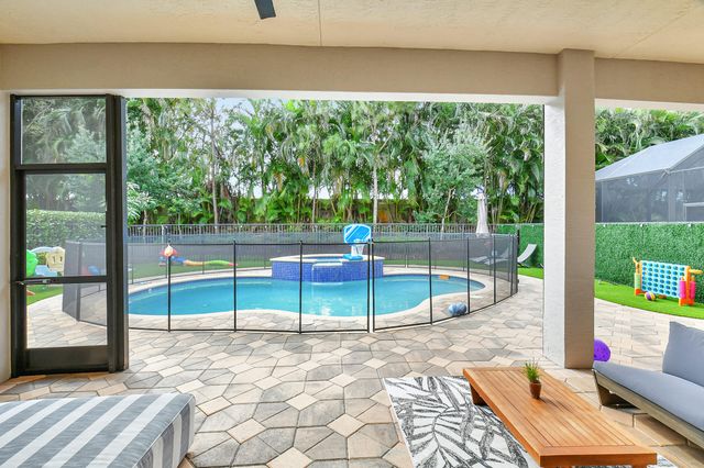 16879 Bridge Crossing Circle, Delray Beach, FL 33446