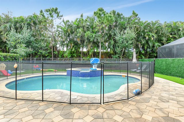 16879 Bridge Crossing Circle, Delray Beach, FL 33446
