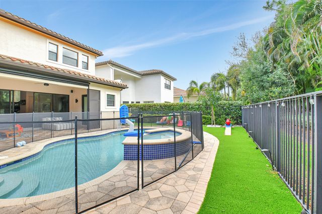 16879 Bridge Crossing Circle, Delray Beach, FL 33446