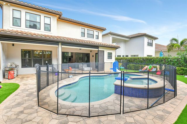 16879 Bridge Crossing Circle, Delray Beach, FL 33446