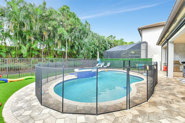 16879 Bridge Crossing Circle, Delray Beach, FL 33446
