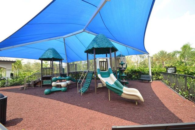 16879 Bridge Crossing Circle, Delray Beach, FL 33446