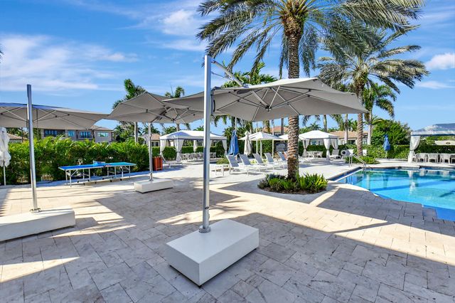 16879 Bridge Crossing Circle, Delray Beach, FL 33446