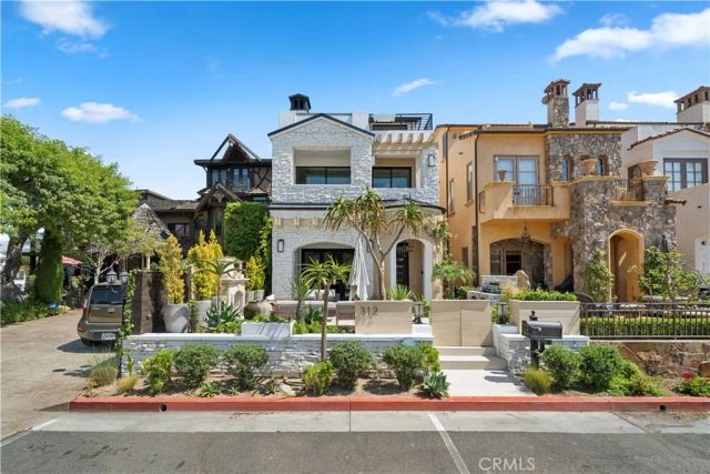 312 Carnation Avenue, Corona Del Mar, CA 92625