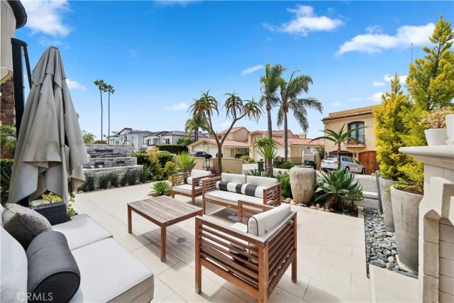 312 Carnation Avenue, Corona Del Mar, CA 92625