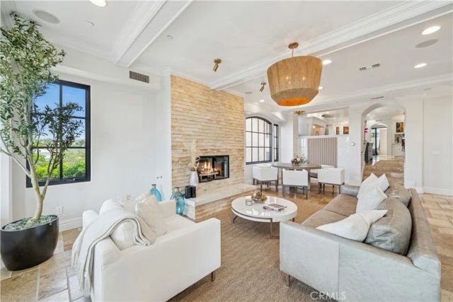 312 Carnation Avenue, Corona Del Mar, CA 92625