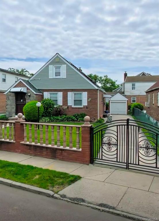 18608 Brinkerhoff Avenue, Saint Albans, NY 11412