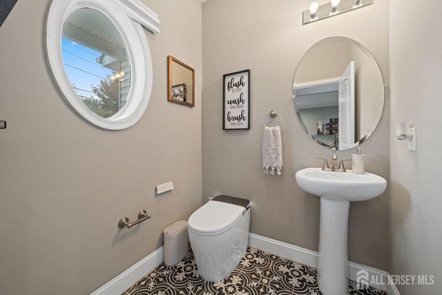 628 New Dover Road, Colonia, NJ 07067