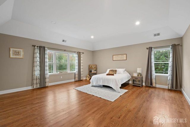 628 New Dover Road, Colonia, NJ 07067
