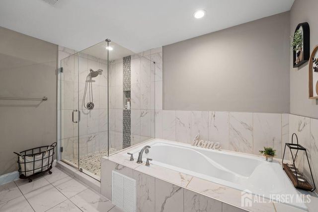 628 New Dover Road, Colonia, NJ 07067
