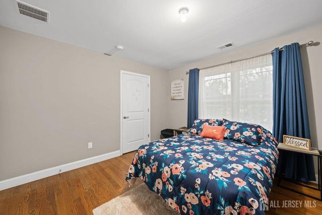 628 New Dover Road, Colonia, NJ 07067