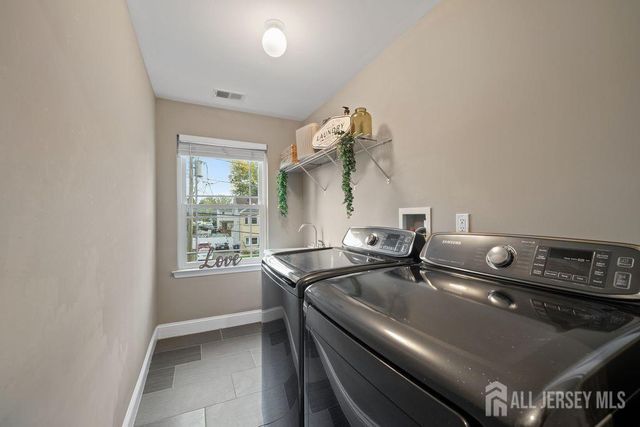 628 New Dover Road, Colonia, NJ 07067