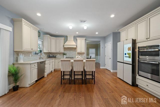 628 New Dover Road, Colonia, NJ 07067