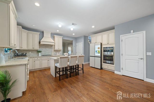 628 New Dover Road, Colonia, NJ 07067