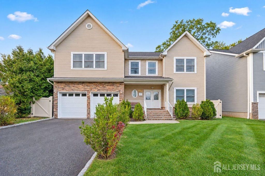 628 New Dover Road, Colonia, NJ 07067