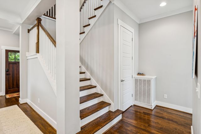 906 Acklen Ave, Nashville, TN 37203