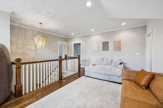 906 Acklen Ave, Nashville, TN 37203