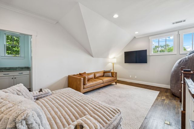 906 Acklen Ave, Nashville, TN 37203