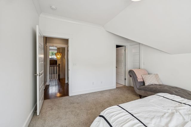 906 Acklen Ave, Nashville, TN 37203