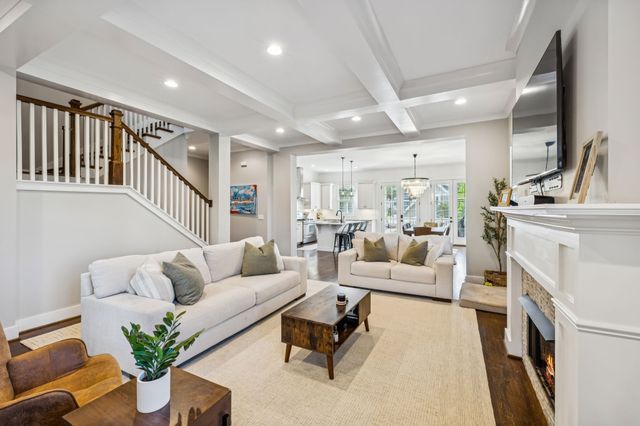 906 Acklen Ave, Nashville, TN 37203