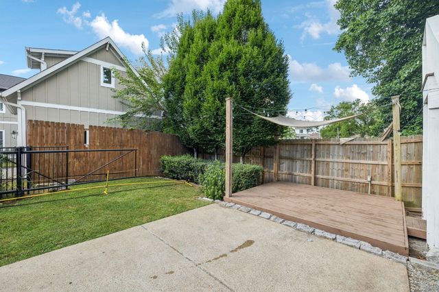 906 Acklen Ave, Nashville, TN 37203