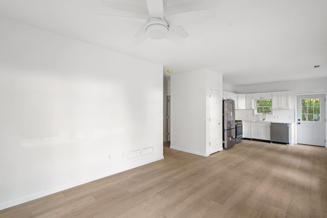 410 W G Avenue W, Kalamazoo, MI 49004