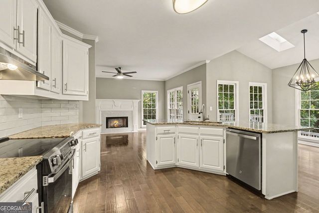 900 Secret Cove Drive, Sugar Hill, GA 30518