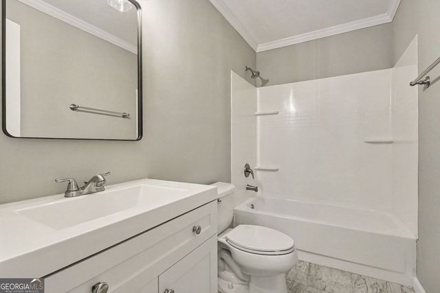 900 Secret Cove Drive, Sugar Hill, GA 30518