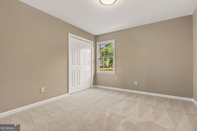 900 Secret Cove Drive, Sugar Hill, GA 30518