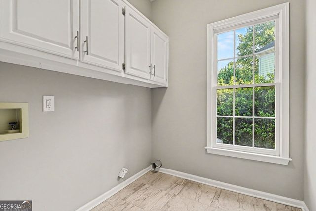 900 Secret Cove Drive, Sugar Hill, GA 30518