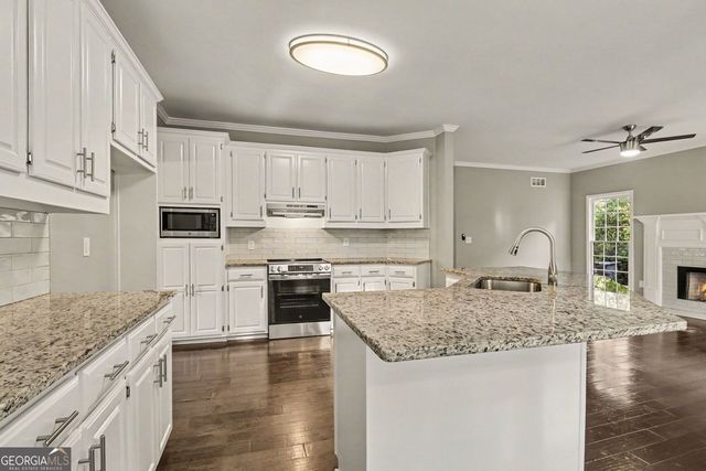 900 Secret Cove Drive, Sugar Hill, GA 30518