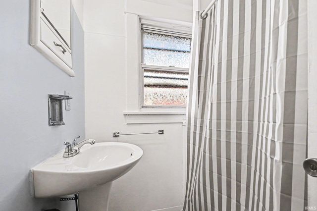 1134 College Street, South Bend, IN 46628