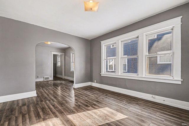 1134 College Street, South Bend, IN 46628