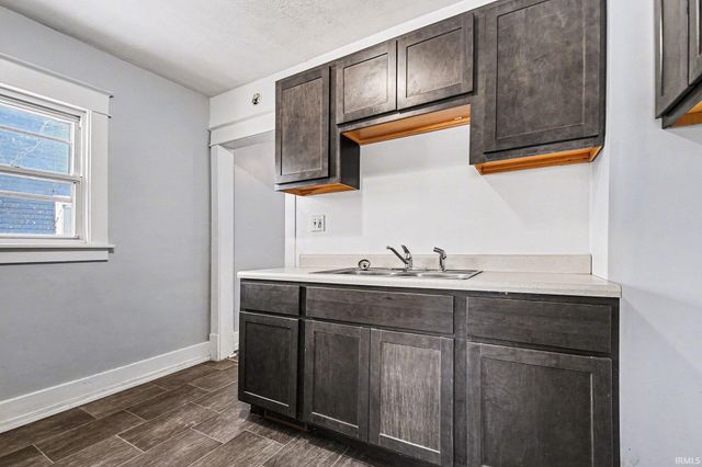 1134 College Street, South Bend, IN 46628