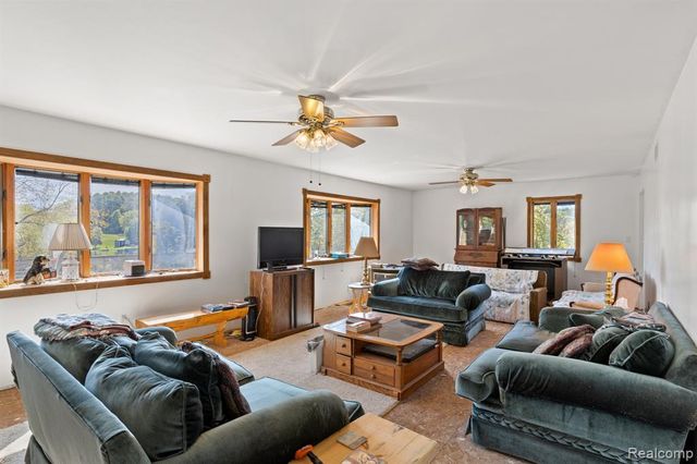 15281 Us 12 Highway, Brooklyn, MI 49253