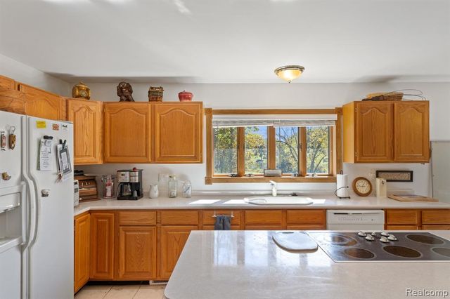 15281 Us 12 Highway, Brooklyn, MI 49253