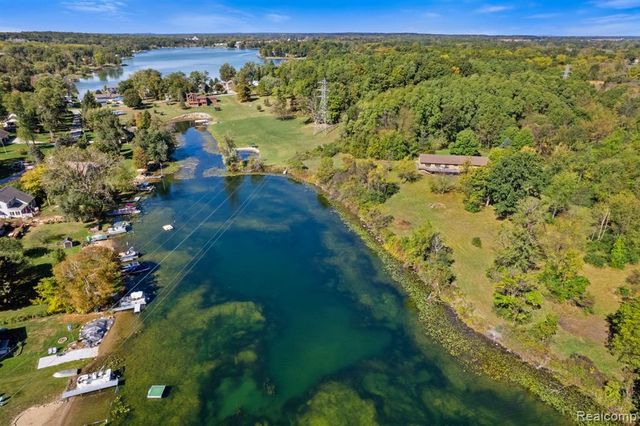 15281 Us 12 Highway, Brooklyn, MI 49253