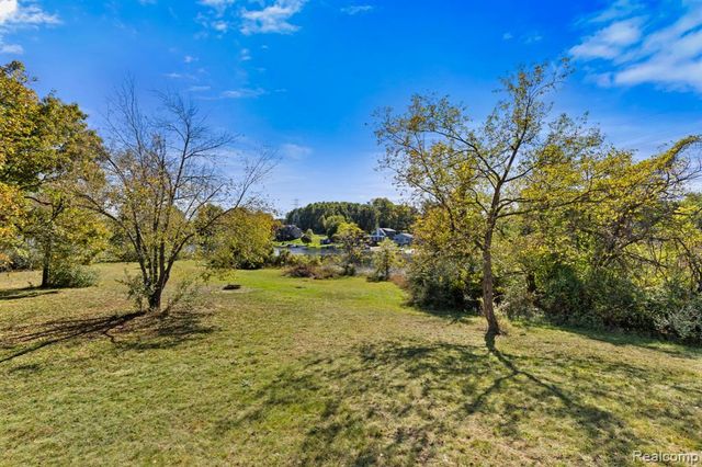 15281 Us 12 Highway, Brooklyn, MI 49253