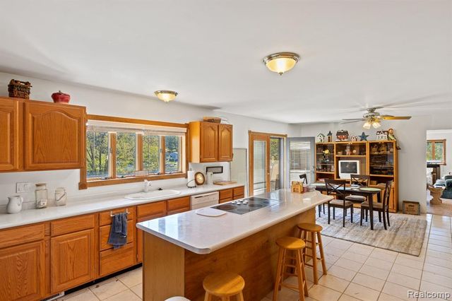 15281 Us 12 Highway, Brooklyn, MI 49253