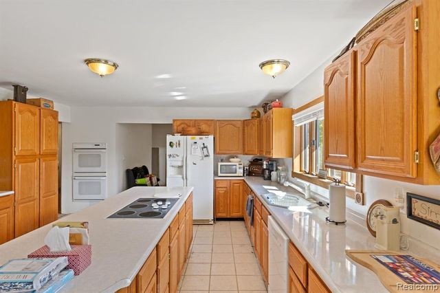 15281 Us 12 Highway, Brooklyn, MI 49253