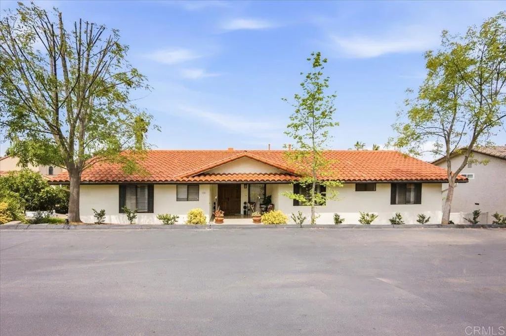 258 Vista Grande, Escondido, CA 92025