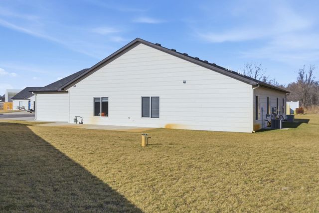 736 W 50th Ct S, Wichita, KS 67217